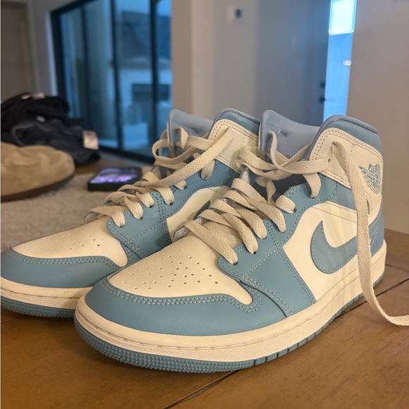 unc womens shoes